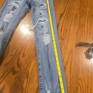 Aeropostale high rise curvy ripped